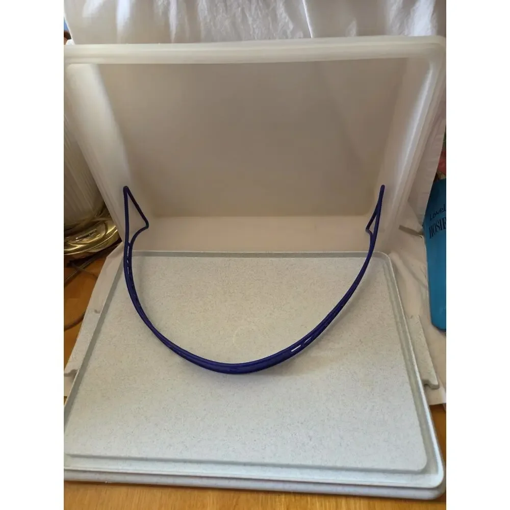 Tupperware Cake Keeper Carrier with Lid 622-2 623-1 Vintage
